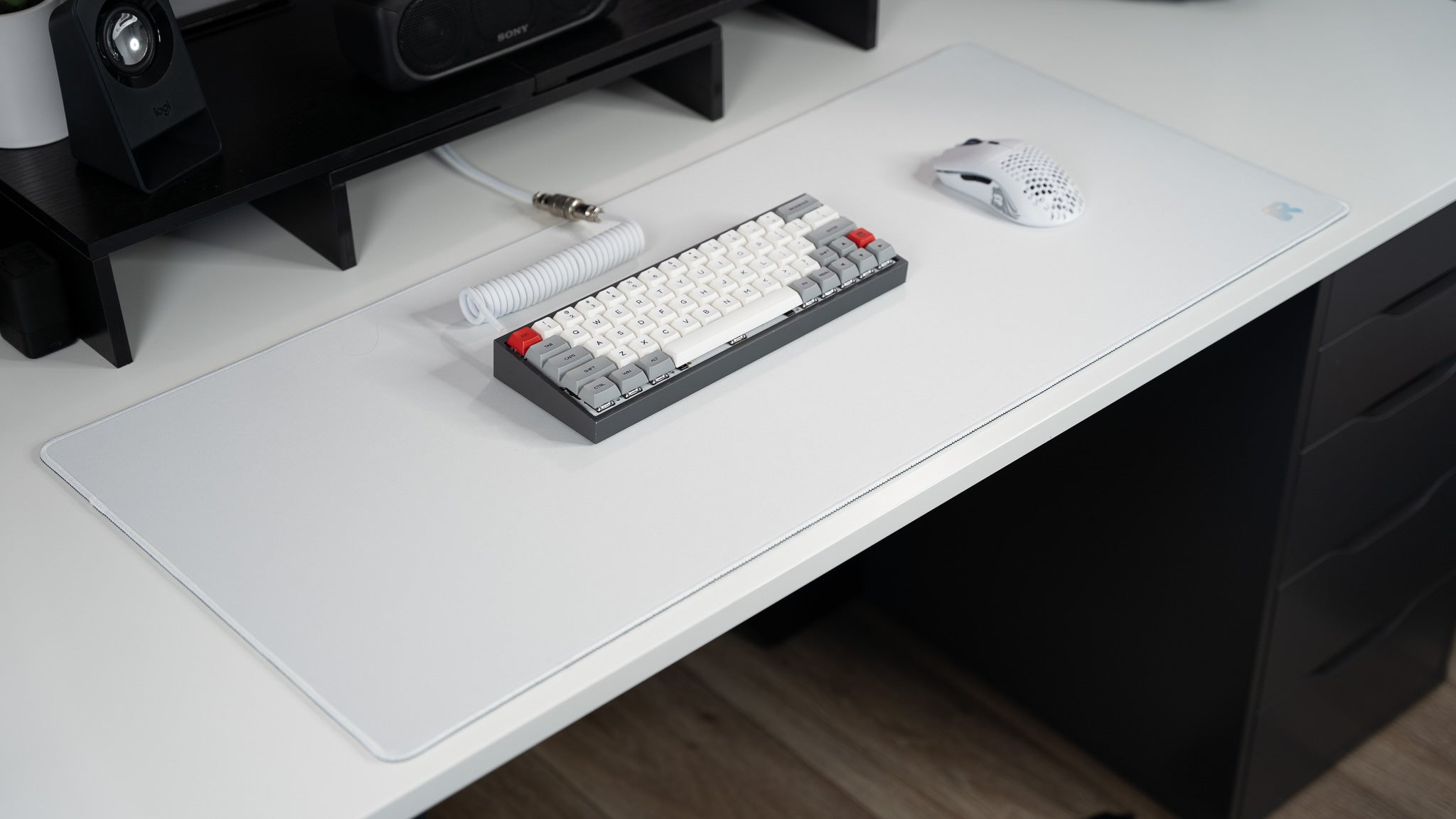 Just White Deskpad