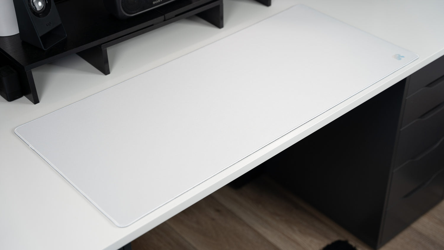 Just White Deskpad